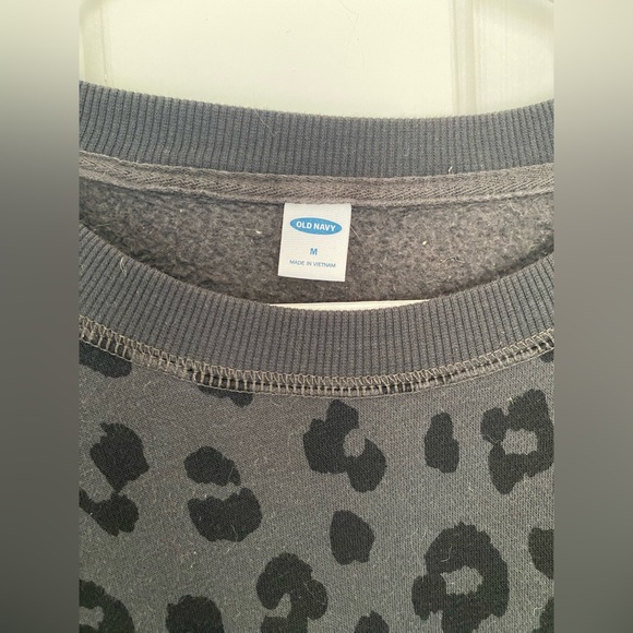 Old Navy Vintage Women's Crew-Neck Sweatshirt Leopard Print - Picture 3 of 4